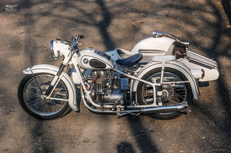 Восстановленный мотоцикл с коляской BMW r25/2 Steib 1951/1950