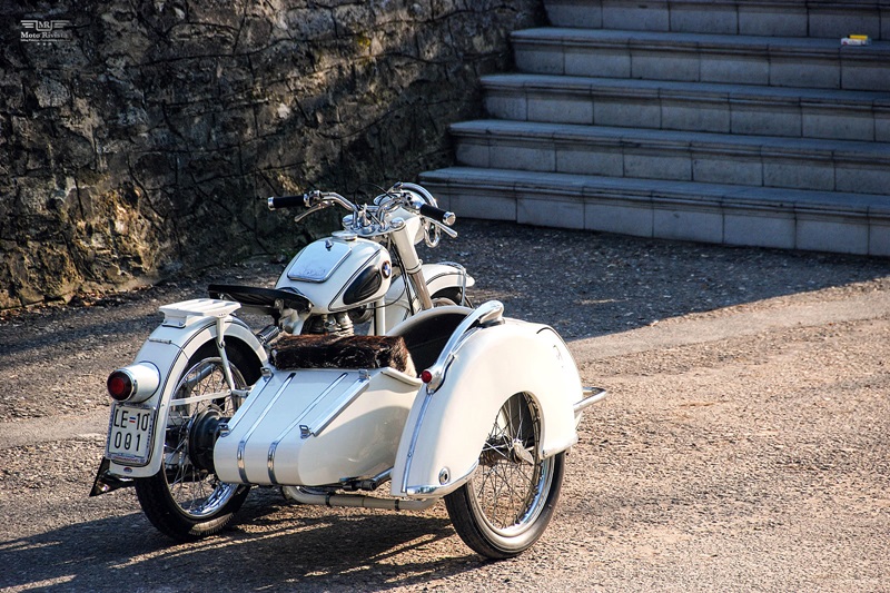 Восстановленный мотоцикл с коляской BMW r25/2 Steib 1951/1950