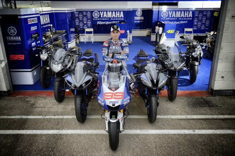 Спортбайки Yamaha Race Blu: Yamaha YZF-R1 и Yamaha YZF-R6 2014