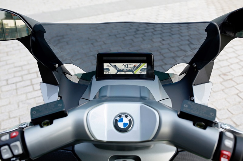 Новый электроскутер BMW C Evolution