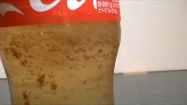  Знаете, как можно превратить Кока Колу в прозрачную жидкость?