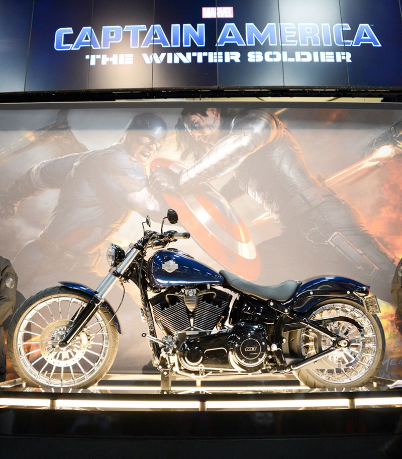 Мотоцикл Harley-Davidson Breakout в фильме Первый мститель: Другая война (2014)