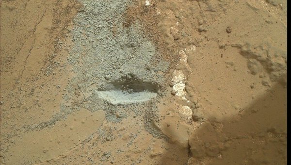 Марсоход Curiosity впервые опробовал свой бур.