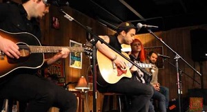 Paramore - Still Into You (Live 102.9 The Buzz SESSION)