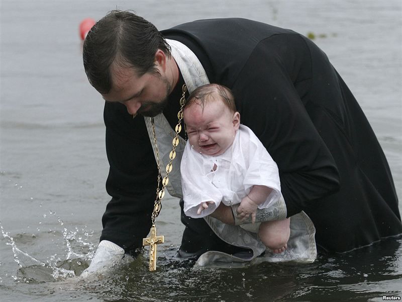 Фото церковных таинств: крещение