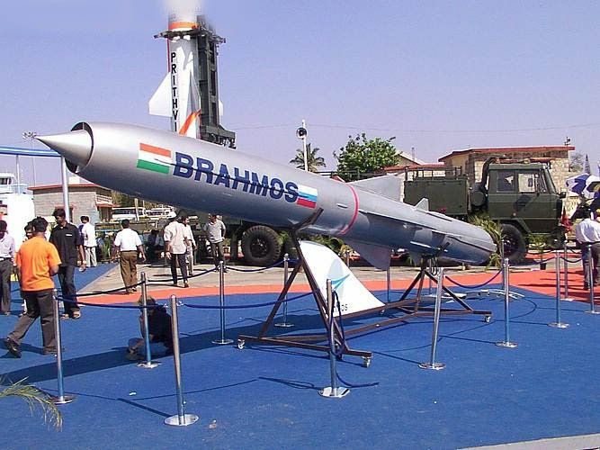 Россия и Индия приступают к проведению летных испытаний ракеты "Брамос" воздушного базирования