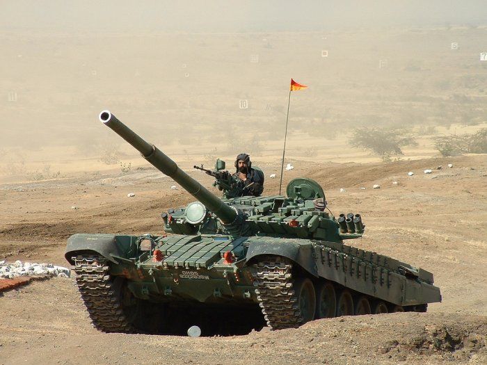 Индия разместит танки на границе с Китаем и Пакистаном