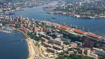 Ракетный эсминец США "Вандегрифт" прибыл во Владивосток с визитом