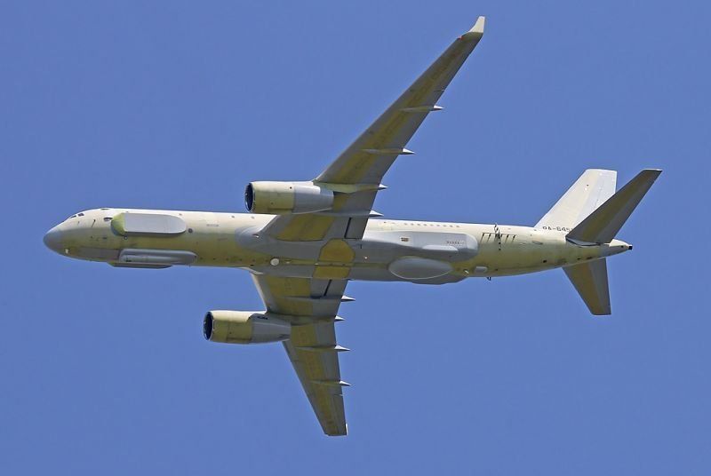 Российский самолет спецназначения Ту-214Р