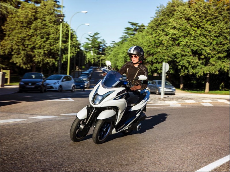 Трехколесный скутер Yamaha Tricity 2014