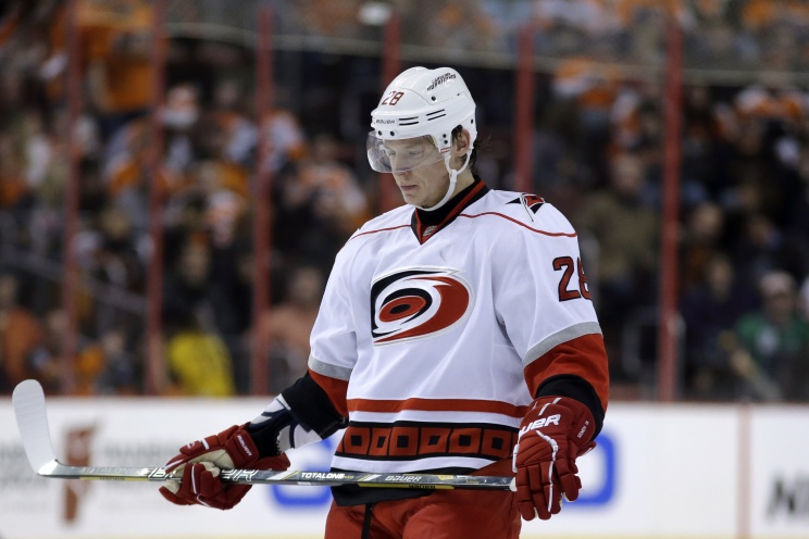 Хоккеист "Каролины" Александр Семин получил травму в матче чемпионата НХЛ с "Сент-Луисом"