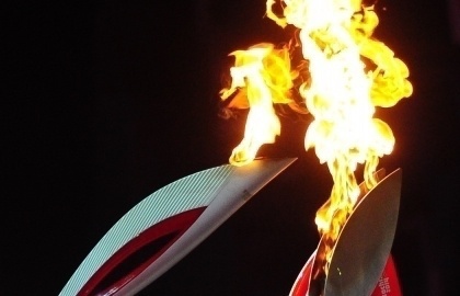 Факелоносцы-дайверы опустят олимпийской огонь в воды озера Байкал