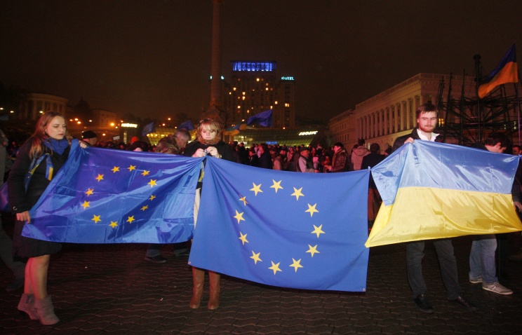 По всей Украине проходят митинги в поддержку евроинтеграции