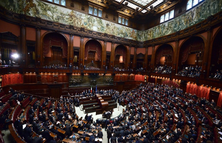 Новая партия Сильвио Берлускони "Вперед, Италия" намерена выйти из правящей коалиции