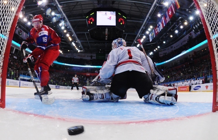 Дементьев: хоккеисты молодежной сборной России выглядели достойно в играх Суперсерии