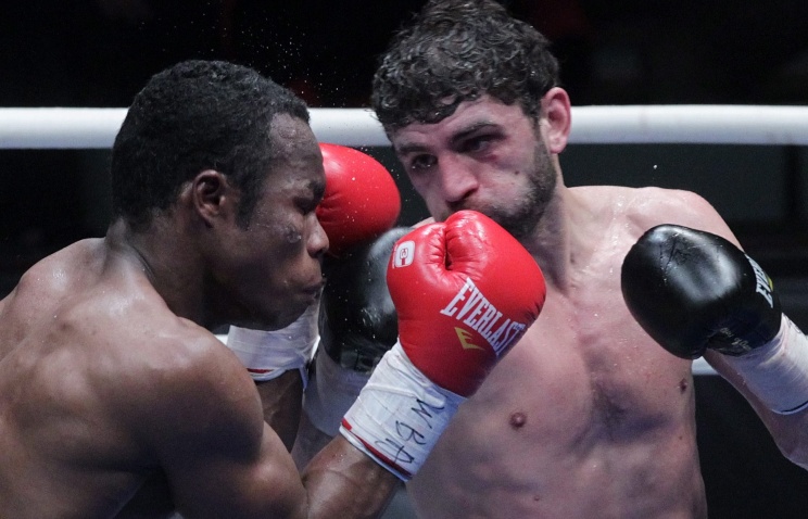 Чемпион мира по боксу Хабиб Аллахвердиев проведет следующий бой 12 апреля