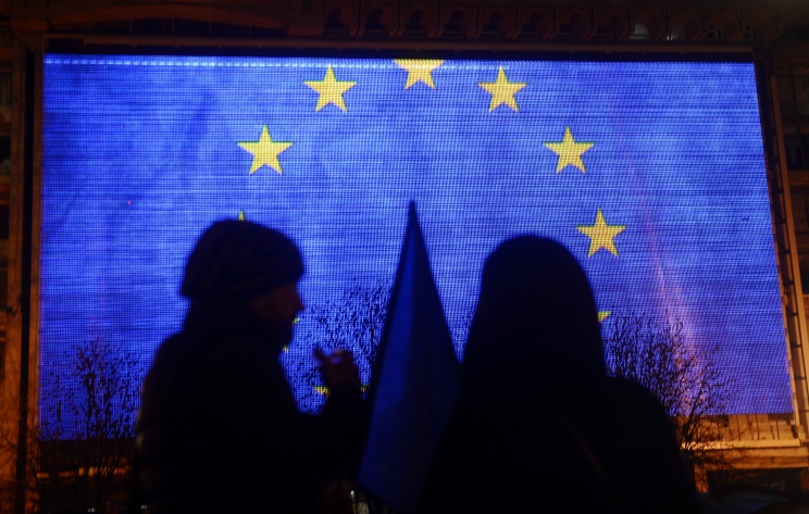 ЕС может ввести адресные санкции против "виновных в чрезмерном применении силы" на Украине