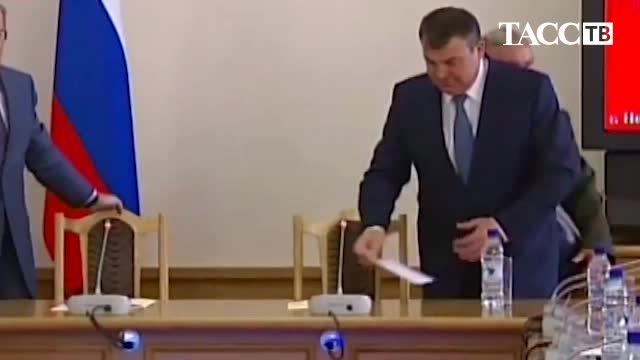 Экс-министра обороны Сердюкова допросят по делу о халатности