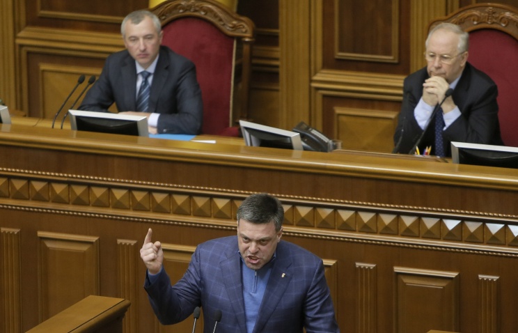 Парламент Украины проголосовал против недоверия правительству Азарова