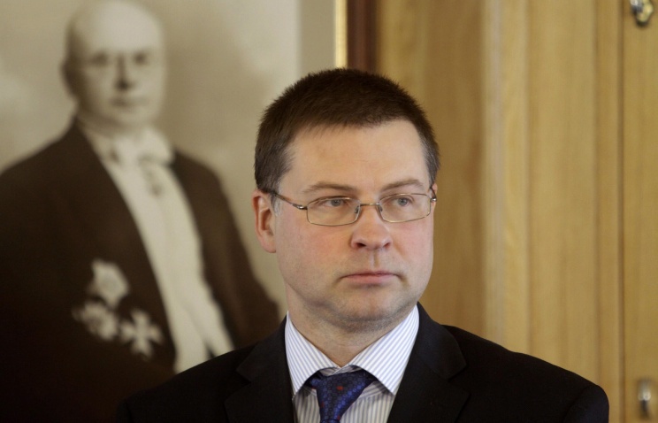 Подавший в отставку премьер Латвии присоединился к бойкоту торговой сети "Максима"