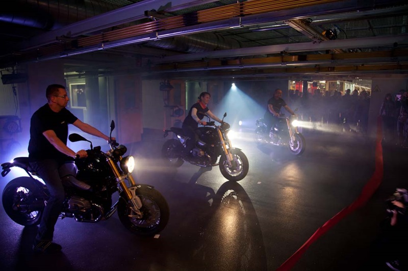 BMW выпустили первые мотоциклы BMW R nineT 2014