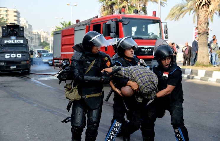 Египетские силовики начали разгон митингов исламистов в нескольких провинциях страны