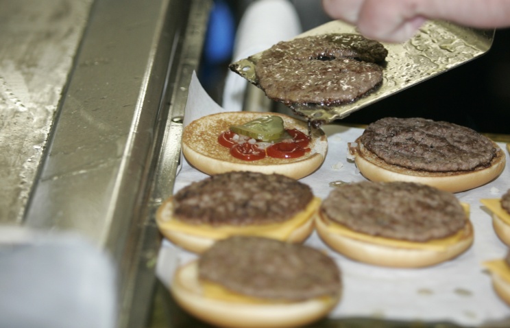 В ресторанах Нью-Йорка появились гамбургеры со сверчками