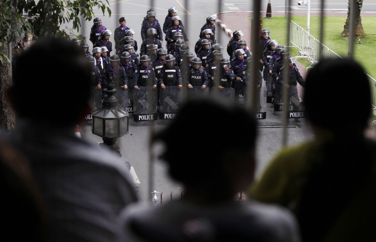 Армия и полиция Таиланда отказываются от встреч с лидером оппозиции