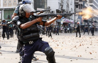 В результате беспорядков в Бангладеш погибли четыре человека, десятки ранены