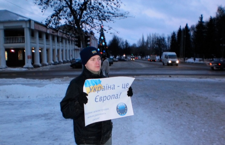 Житель Гусь-Хрустального провел пикет в поддержку Евромайдана