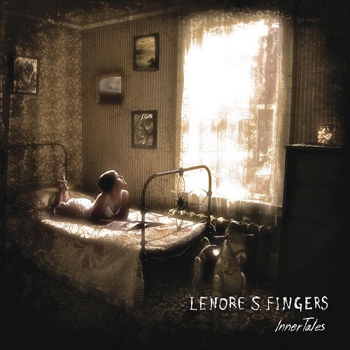 Дебютный альбом Lenore S. Fingers