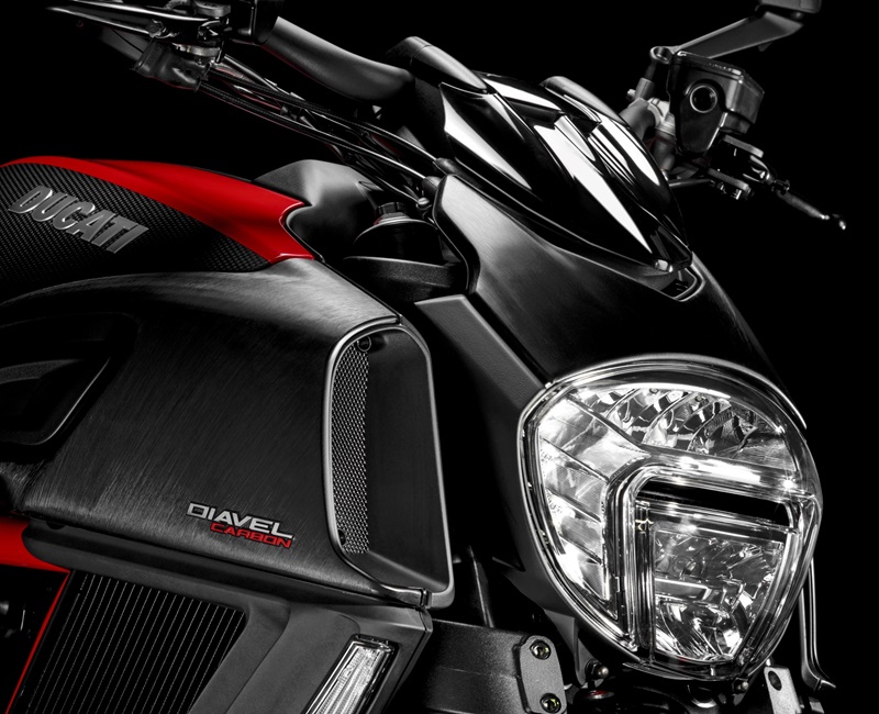 Новый Ducati Diavel 2014/2015 (фото деталей, видео)