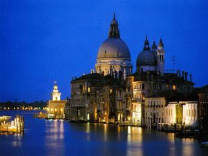 Туристы разрушают Венецию