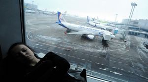 Россия: авиасообщение в московском авиаузле обещают нормализовать в течение двух суток