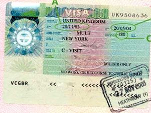 Британское посольство начало принимать заявки на визы через интернет