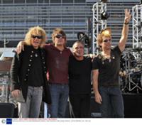 Bon Jovi не планирует выступать в Москве, но билеты продают