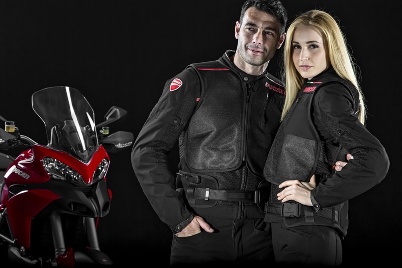Мотоодежда для мужчин и девушек от Ducati и Dainese