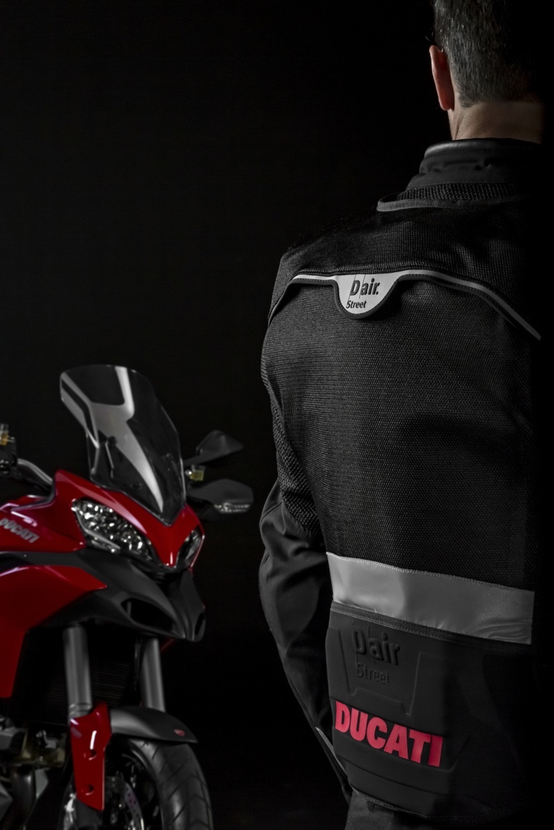 Dainese D-Air: жилет безопасности для мотоциклиста