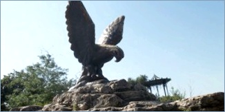 Скульптура орла - символа Кавказских Минеральных Вод - Eagle - a symbol of the Caucasian Mineral Waters
