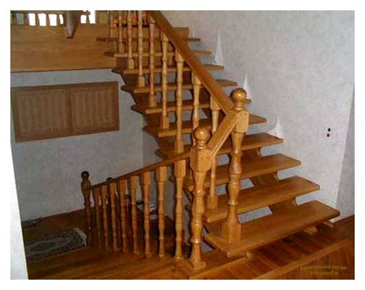 Лестница из дерева на второй этаж