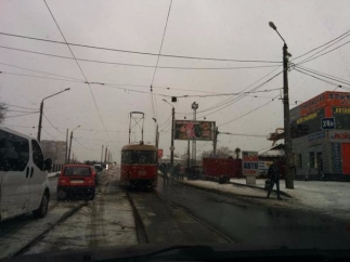 Снег и ветер обесточили более 300 населенных пунктов в семи областях Украины