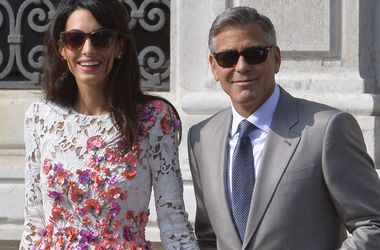 Джордж Клуни признает, что жена умнее его