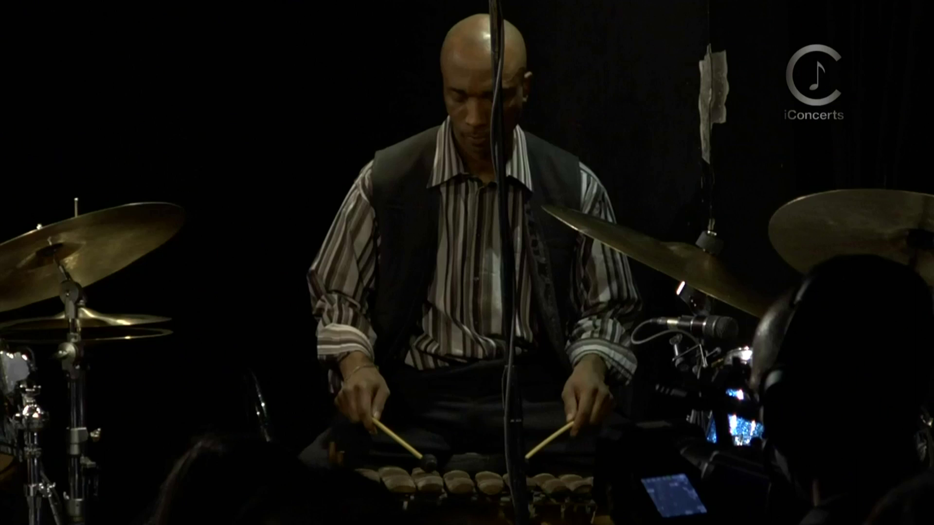 2008 Nasheet Waits, Eric McPherson, Abraham Burton - Live at The Knitting Factory [HDTV 1080p] 11